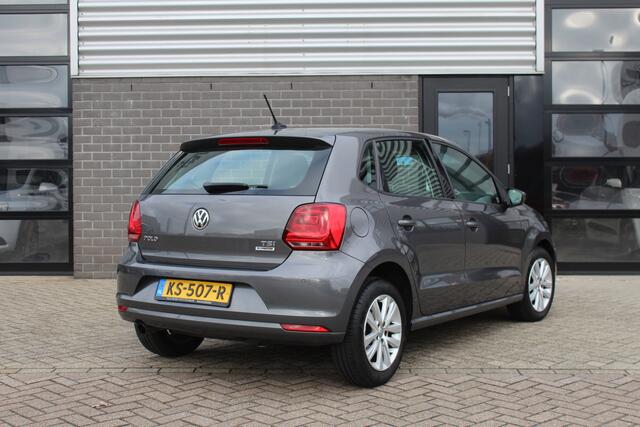 Volkswagen POLO 1.2 TSI Highline / Navigatie / Cruise / LMV