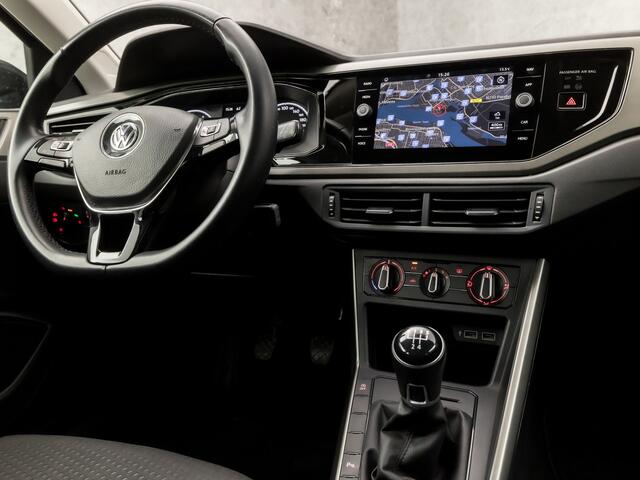 Volkswagen POLO 1.0 TSI Comfortline (APPLE CARPLAY, GROOT NAVI, PARKEERSENSOREN, ADAPTIVE CRUISE, LM VELGEN, SPORTSTOELEN, DAB+, NIEUWE APK, NIEUWSTAAT)