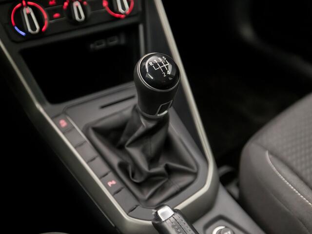 Volkswagen POLO 1.0 TSI Comfortline (APPLE CARPLAY, GROOT NAVI, PARKEERSENSOREN, ADAPTIVE CRUISE, LM VELGEN, SPORTSTOELEN, DAB+, NIEUWE APK, NIEUWSTAAT)