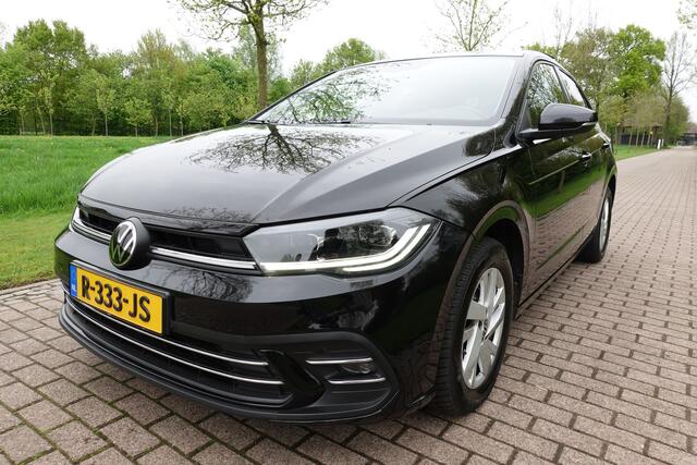 Volkswagen POLO 1.0 TSI R-Line Business | Pano | IQ LIGHT | Stoelverwarming | Adaptive cruise control | Achteruitrijcamera | Apple CarPlay | Navigatie |