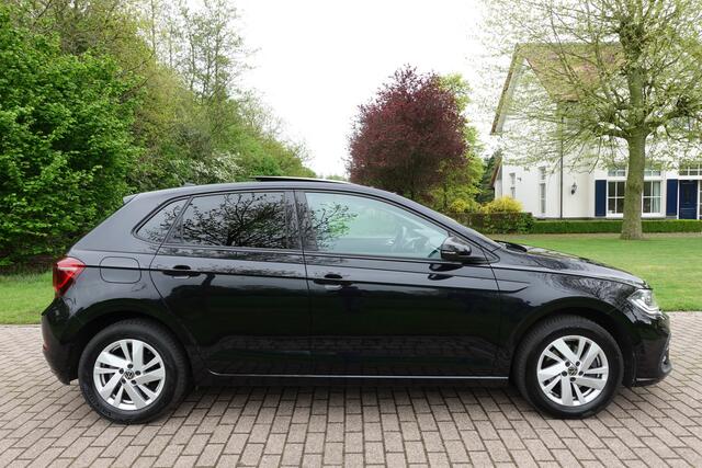 Volkswagen POLO 1.0 TSI R-Line Business | Pano | IQ LIGHT | Stoelverwarming | Adaptive cruise control | Achteruitrijcamera | Apple CarPlay | Navigatie |