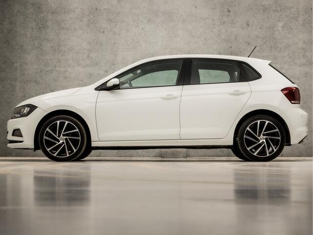 Volkswagen POLO 1.0 Sportline (APPLE CARPLAY, CLIMATE, LM VELGEN, SPORTSTOELEN, PARKEERSENSOREN, CRUISE, NIEUWE APK, NIEUWSTAAT)