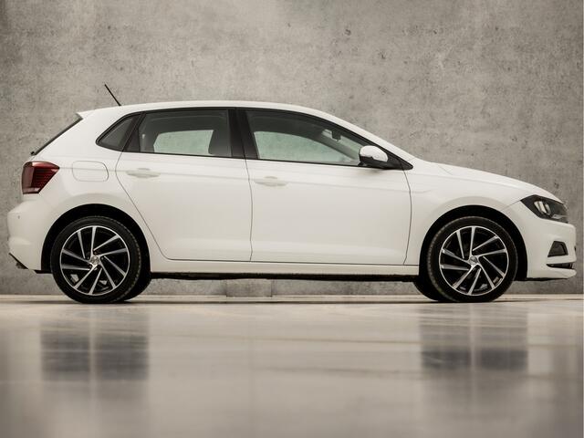 Volkswagen POLO 1.0 Sportline (APPLE CARPLAY, CLIMATE, LM VELGEN, SPORTSTOELEN, PARKEERSENSOREN, CRUISE, NIEUWE APK, NIEUWSTAAT)