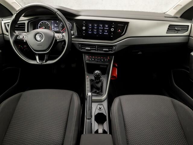 Volkswagen POLO 1.0 Sportline (APPLE CARPLAY, CLIMATE, LM VELGEN, SPORTSTOELEN, PARKEERSENSOREN, CRUISE, NIEUWE APK, NIEUWSTAAT)