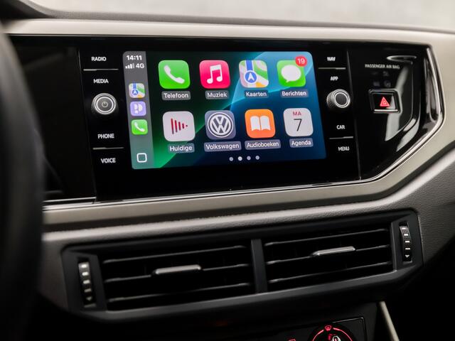 Volkswagen POLO 1.0 Sportline (APPLE CARPLAY, CLIMATE, LM VELGEN, SPORTSTOELEN, PARKEERSENSOREN, CRUISE, NIEUWE APK, NIEUWSTAAT)