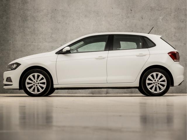 Volkswagen POLO 1.0 HighlineSportline (APPLE CARPLAY, CLIMATE, STOELVERWARMING, CRUISE, SPORTSTOELEN, LM VELGEN, ARMSTEUN, NIEUWE APK, NIEUWSTAAT)
