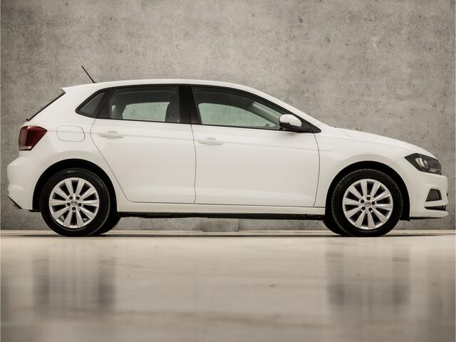 Volkswagen POLO 1.0 HighlineSportline (APPLE CARPLAY, CLIMATE, STOELVERWARMING, CRUISE, SPORTSTOELEN, LM VELGEN, ARMSTEUN, NIEUWE APK, NIEUWSTAAT)