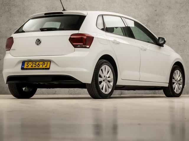 Volkswagen POLO 1.0 HighlineSportline (APPLE CARPLAY, CLIMATE, STOELVERWARMING, CRUISE, SPORTSTOELEN, LM VELGEN, ARMSTEUN, NIEUWE APK, NIEUWSTAAT)