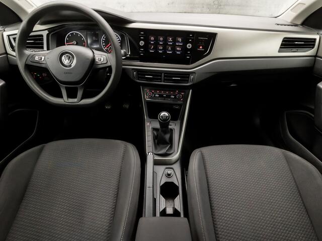 Volkswagen POLO 1.0 HighlineSportline (APPLE CARPLAY, CLIMATE, STOELVERWARMING, CRUISE, SPORTSTOELEN, LM VELGEN, ARMSTEUN, NIEUWE APK, NIEUWSTAAT)
