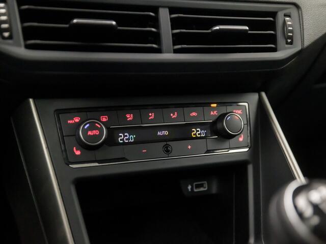 Volkswagen POLO 1.0 HighlineSportline (APPLE CARPLAY, CLIMATE, STOELVERWARMING, CRUISE, SPORTSTOELEN, LM VELGEN, ARMSTEUN, NIEUWE APK, NIEUWSTAAT)