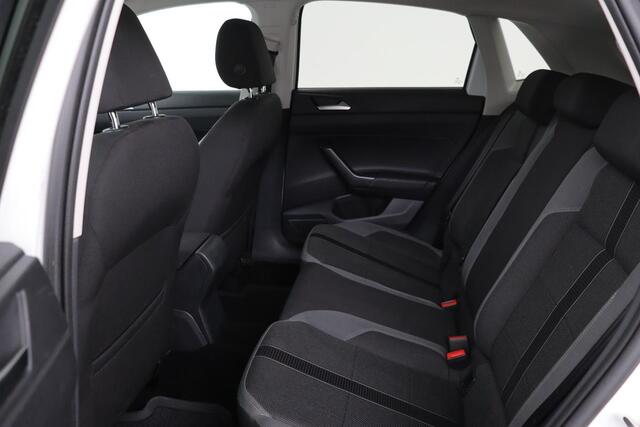 Volkswagen POLO 1.0 TSI Highline | Automaat | Stoelverwarming | Carplay | Navigatie | Climate control | Parkeerhulp | Cruise control | Bluetooth