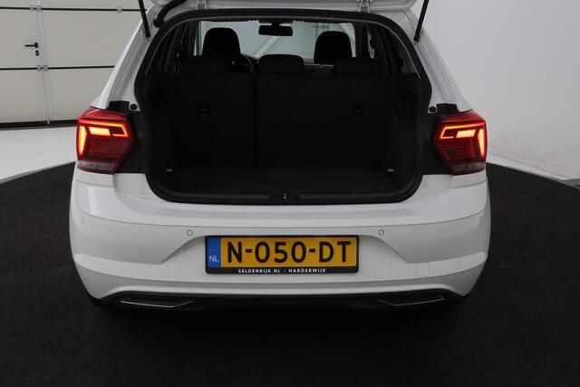Volkswagen POLO 1.0 TSI Highline | Automaat | Stoelverwarming | Carplay | Navigatie | Climate control | Parkeerhulp | Cruise control | Bluetooth