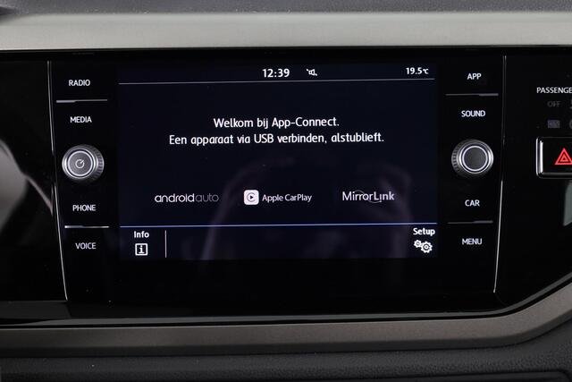 Volkswagen POLO 1.0 TSI Comfortline 95 pk | Navigatie via App | Parkeersensoren | Adaptieve cruise control | Airco | Apple Carplay/Android Auto |