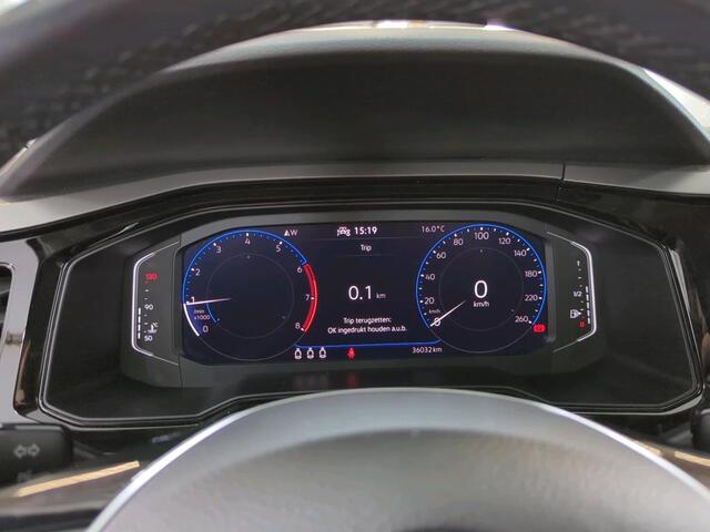 Volkswagen POLO 1.0 TSI Comfortline / Digitaal dashboard / Airco / Navigatie / Parkeersensoren V+A /