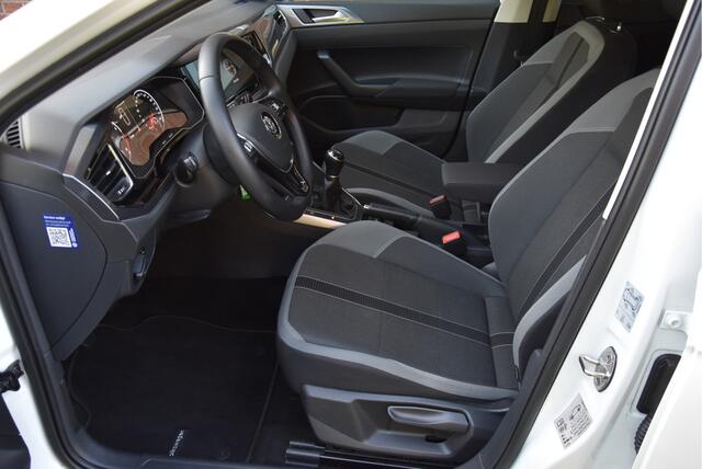 Volkswagen POLO 116 PK TSI Highline Pano LED PDC NAP 1e eigenaar