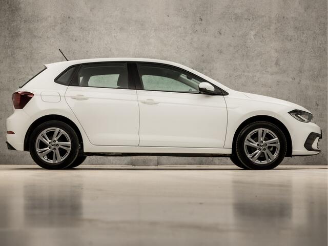 Volkswagen POLO 1.0 Sportline (VIRTUAL COCKPIT, APPLE CARPLAY, STOELVERWARMING, SPORTSTOELEN, CRUISE, LM VEGLEN, PARKEERSENSOREN, NIEUWSTAAT)
