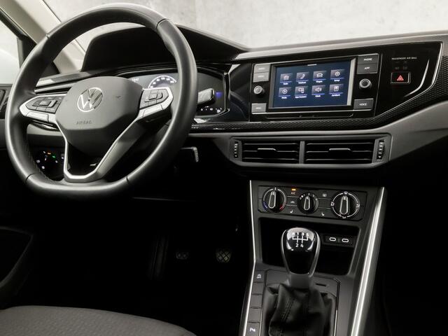 Volkswagen POLO 1.0 Sportline (VIRTUAL COCKPIT, APPLE CARPLAY, STOELVERWARMING, SPORTSTOELEN, CRUISE, LM VEGLEN, PARKEERSENSOREN, NIEUWSTAAT)