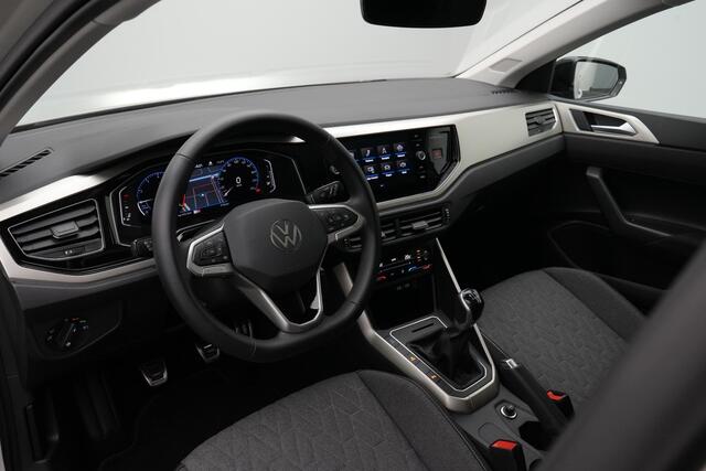 Volkswagen POLO 1.0 TSI 95 pk Move | Panoramadak | IQ Light | Achteruitrijcamera | Navigatie | Stoelverwarming