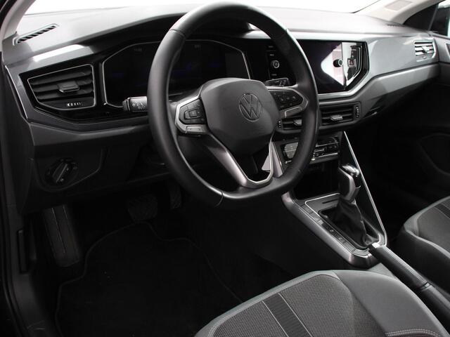 Volkswagen POLO 1.0 TSI 110pk DSG Style Navigatie Apple Carplay/ Android Auto Parkeersensoren Adaptive Cruise Control Blind Spot Assist Stoelverwarming Ledverlichting Climate Control