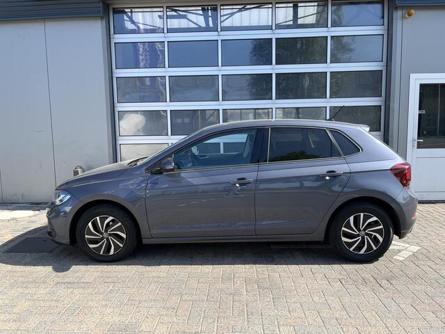 Volkswagen POLO 1.0 TSI Life Edition / GARANTIE TM 06-2028/ AUTOMAAT/ 15" LMV/ LED/ DIGITAL DASH/ ADAPT. CRUISE/ DAB/ PARK. SENSOREN + CAMERA/ BLUETOOTH/ APP-CONNECT/ NAVI/ CLIMA