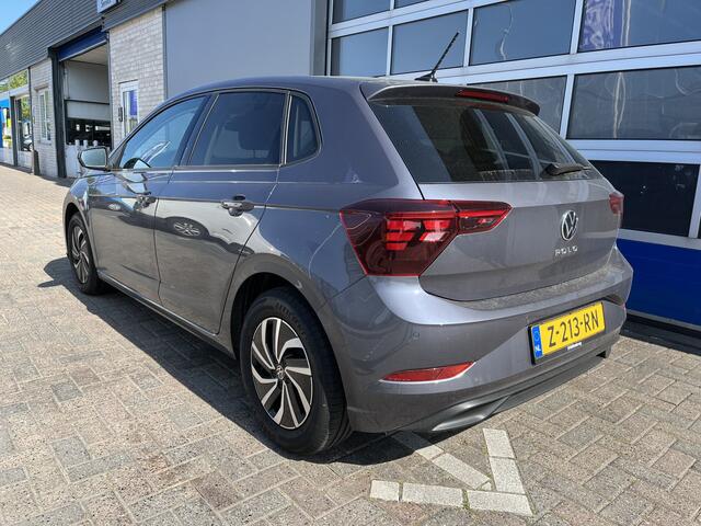 Volkswagen POLO 1.0 TSI Life Edition / GARANTIE TM 06-2028/ AUTOMAAT/ 15" LMV/ LED/ DIGITAL DASH/ ADAPT. CRUISE/ DAB/ PARK. SENSOREN + CAMERA/ BLUETOOTH/ APP-CONNECT/ NAVI/ CLIMA