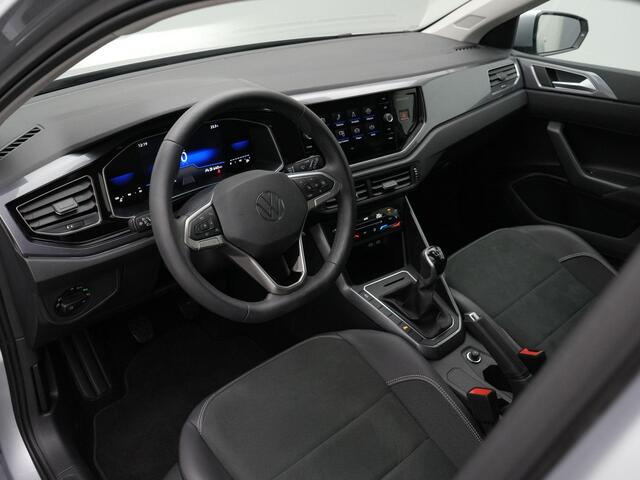 Volkswagen POLO 1.0 TSI 95 pk Style | IQ Light | Leder/alcantara | Navigatie | Stoelverwarming | Parkeersensoren voor/achter | Adaptive Cruise