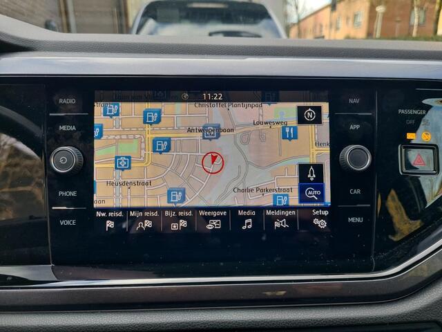 Volkswagen POLO 1.0 TSI Highline Business R / Climate controle / Navigatie / Parkeersensoren V+A / Lichtmetaal 16 inch /