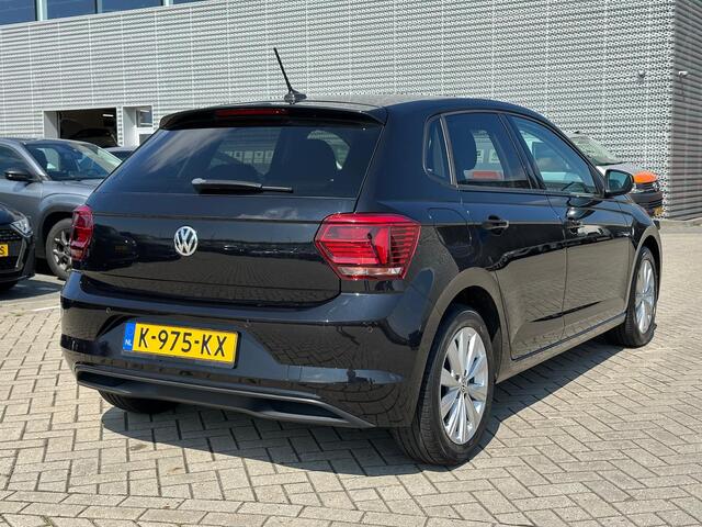 Volkswagen POLO 1.0 TSI Highline / Digitaal dashboard / Navigatie / Climate controle / Parkeer sensoren V+A /