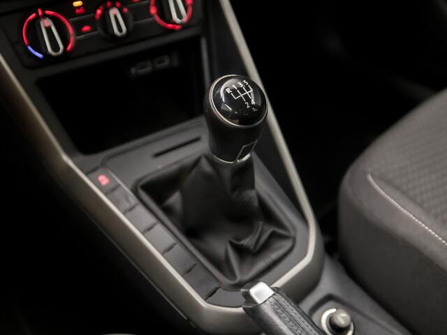 Volkswagen POLO 1.0 TSI Sportline (APPLE CARPLAY, GROOT NAVI, LM VELGEN, SPORTSTOELEN, ADAPTIVE CRUISE, NIEUWE APK, NIEUWSTAAT)