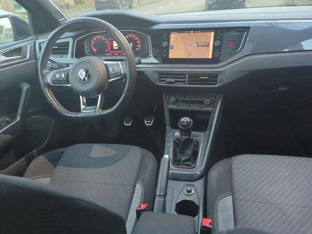 Volkswagen POLO 1.0 TSI 2x R-Line / PANO/ CAMERA/ PARK. SENSOREN/ VIRTUAL COCKPIT/ NAVI/ LED/ 17" LMV
