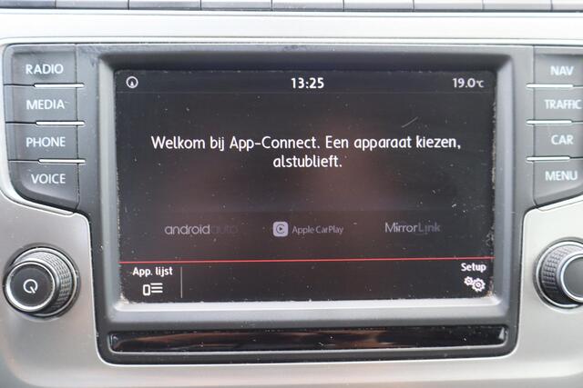 Volkswagen POLO 1.0 Bluemotion Edition Navigatie, Apple Carplay, Cruise control, Stoelverwarming,