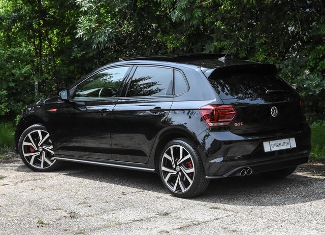 Volkswagen POLO 2.0 GTI automaat / camera / panoramadak / parkeerassistent / schakelflippers / 18" LM-velgen / zwarte hemel / apple car play/Android auto / cruise control / navigatie /