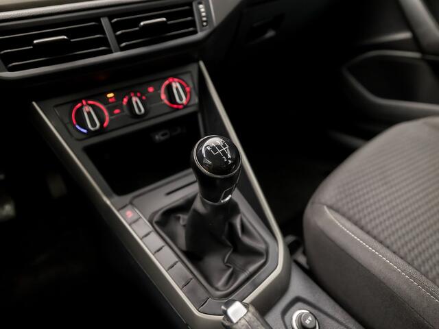 Volkswagen POLO 1.0 Sportline (APPLE CARPLAY, CRUISE, ARMSTEUN, SPORTSTOELEN, ELEK PAKKET, LED ACHTERLICHTEN, NIEUWE APK, NIEUWSTAAT)