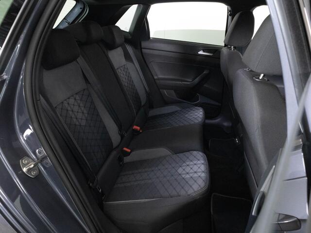 Volkswagen POLO R-Line 1.0 TSI 95 PK DSG | LED Matrix IQ | Panoramadak | Navigatie | Stoelverwarming |