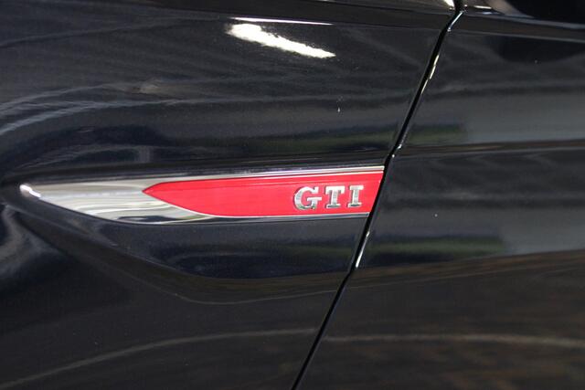 Volkswagen POLO 2.0 TSI GTI | Incl. 12 maanden garantie | Adaptieve cruise control | Climate control | Stoelverwarming | Parkeercamera | Navigatie | Recent onderhouden |