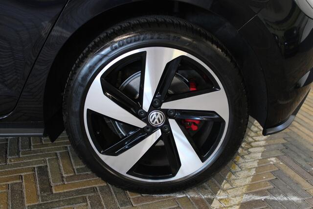 Volkswagen POLO 2.0 TSI GTI | Incl. 12 maanden garantie | Adaptieve cruise control | Climate control | Stoelverwarming | Parkeercamera | Navigatie | Recent onderhouden |
