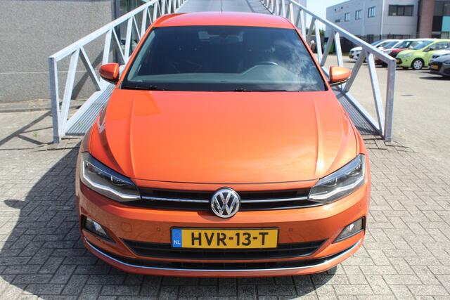 Volkswagen POLO 1.0 TSI Comfortline Navigatie/Airco/Adaptive cruise control/Parkeersensoren rondom/Stoelverwarming/Multifunctioneel stuurwiel/Lichtmetalen velgen.