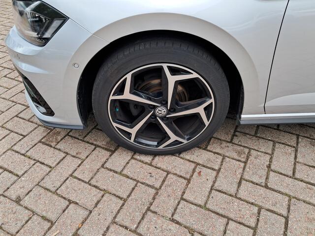 Volkswagen POLO 1.0 TSI Highline Business 3x R-Line | Clima | Cruise | Navigatie | LM Velgen | Privacy glas | Ndl auto! | RIJKLAARPRIJS INCL 12 MAANDEN GARANTIE EN BEURT