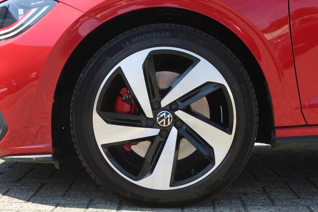 Volkswagen POLO 2.0 TSI GTI Navigatie/Virtual cockpit/Parkeersensoren rondom/Cruise control/Airco/Apple carplay/Stoelverwarming/Multifunctioneel stuurwiel/17'' Lichtmetalen velgen.