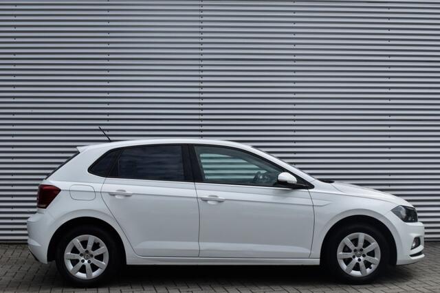 Volkswagen POLO 1.0 5DRS. COMFORTLINE / NL AUTO / P.GLASS / CRUISE