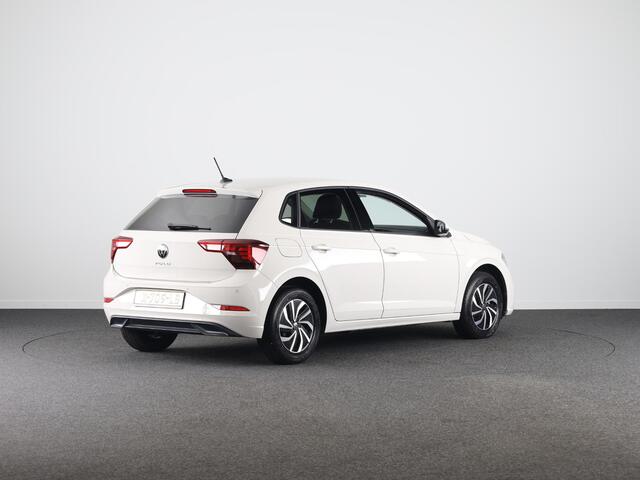 Volkswagen POLO 1.0 TSI Life 95 pk Automaat (DSG) | Verlengde garantie | Navigatie | Parkeersensoren | Achteruitrijcamera | Stoelverwarming | LED koplampen |