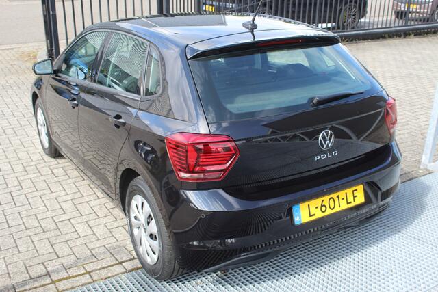 Volkswagen POLO 1.0 TSI Highline Orig. NL/Virtual cockpit/Adaptive cruise control/Navigatie/Apple carplay/Parkeersensoren rondom/DAB.