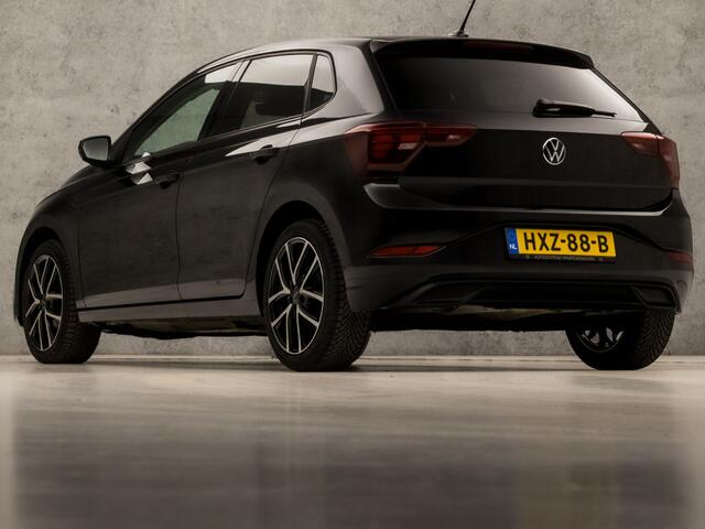 Volkswagen POLO 1.0 TSI Sportline Automaat (VIRTUAL COCKPIT, APPLE CARPLAY, KEYLESS, GROOT NAVI, CLIMATE, SPORTSTOELEN, LM VELGEN, CAMERA, GETINT GLAS, ADAPTIVE CRUISE, NIEUWSTAAT)