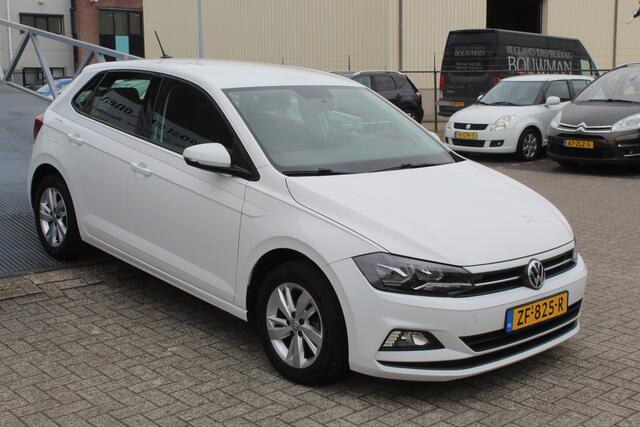 Volkswagen POLO 1.0 TSI Comfortline Navigatie/Adaptive cruise control/Airco/Apple carplay/Multifunctioneel stuurwiel/15'' Lichtmetalen velgen/Elektrische ramen/Elektrisch verstelbare spiegels.