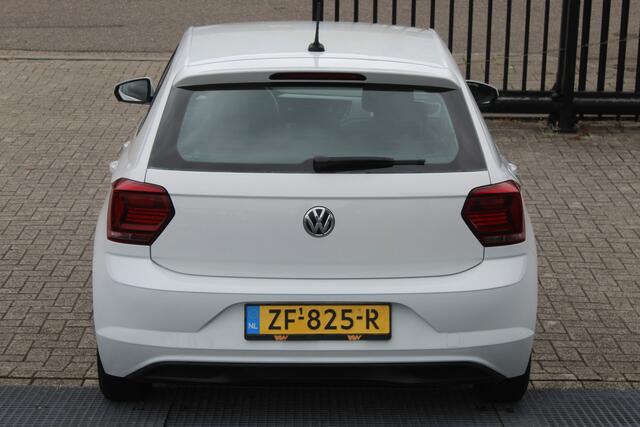 Volkswagen POLO 1.0 TSI Comfortline Navigatie/Adaptive cruise control/Airco/Apple carplay/Multifunctioneel stuurwiel/15'' Lichtmetalen velgen/Elektrische ramen/Elektrisch verstelbare spiegels.