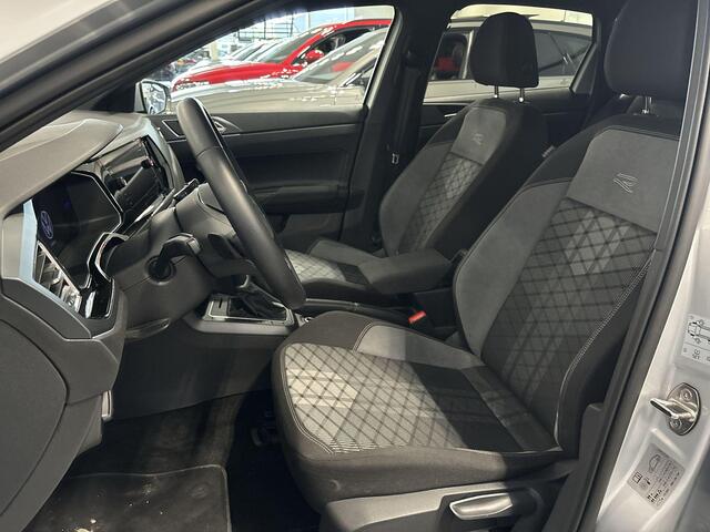 Volkswagen POLO 1.0 Tsi 95pk DSG R-Line · Apple/Android Car Play · Camera · ACC · Climatronic · Getint Glas · 16'' Inch · Garantie t/m 17-11-2028 of 100.000km