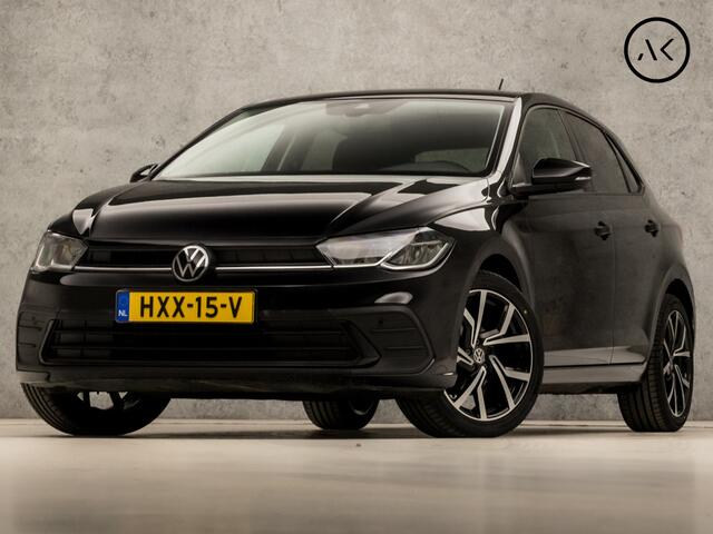 Volkswagen POLO 1.0 TSI Sportline Automaat (VIRTUAL COCKPIT, APPLE CARPLAY, KEYLESS, GROOT NAVI, CLIMATE, SPORTSTOELEN, LM VELGEN, CAMERA, GETINT GLAS, NIEUWSTAAT)