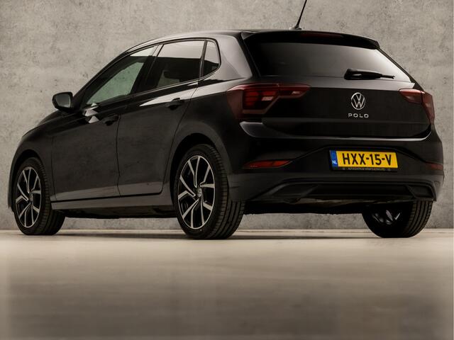 Volkswagen POLO 1.0 TSI Sportline Automaat (VIRTUAL COCKPIT, APPLE CARPLAY, KEYLESS, GROOT NAVI, CLIMATE, SPORTSTOELEN, LM VELGEN, CAMERA, GETINT GLAS, NIEUWSTAAT)