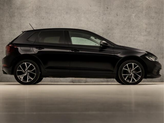 Volkswagen POLO 1.0 TSI Sportline Automaat (VIRTUAL COCKPIT, APPLE CARPLAY, KEYLESS, GROOT NAVI, CLIMATE, SPORTSTOELEN, LM VELGEN, CAMERA, GETINT GLAS, NIEUWSTAAT)
