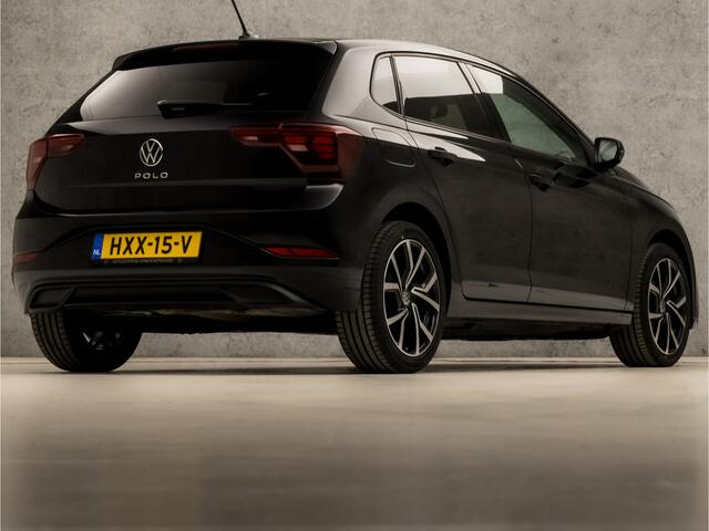 Volkswagen POLO 1.0 TSI Sportline Automaat (VIRTUAL COCKPIT, APPLE CARPLAY, KEYLESS, GROOT NAVI, CLIMATE, SPORTSTOELEN, LM VELGEN, CAMERA, GETINT GLAS, NIEUWSTAAT)